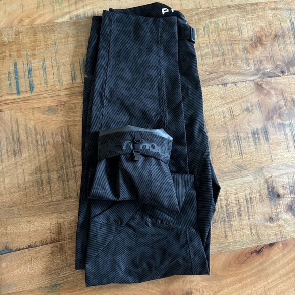 adidas Terrex Primeknit Waterproof Hiking Pants Size Medium - Picture 10 of 17